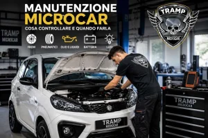 Meccanico Tramp Microcar esegue manutenzione su microcar in officina controllando motore, freni, pneumatici e batteria per garantire sicurezza e affidabilità